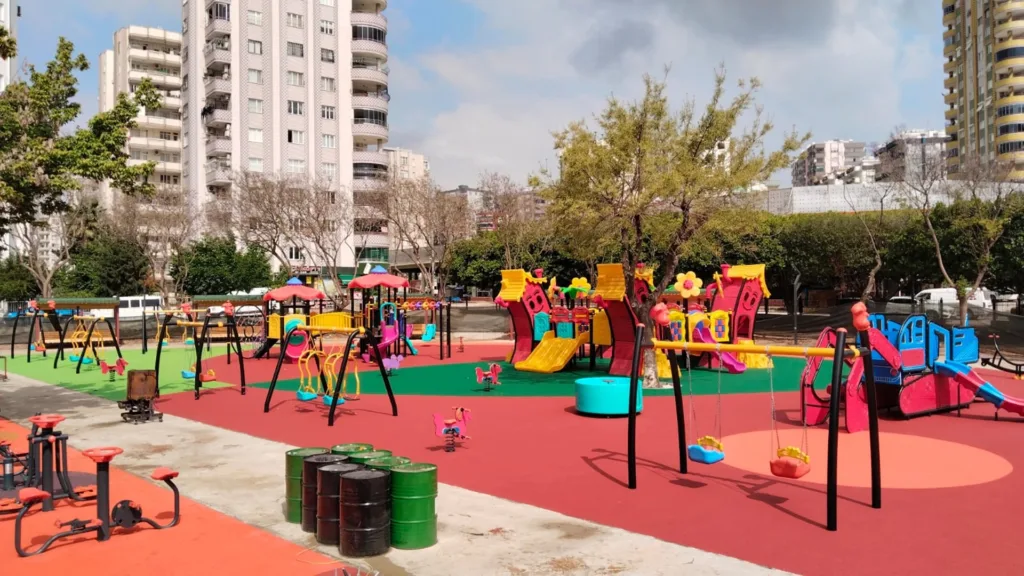 Adana cumhuriyet parki ve spor parki zemin kaplama yapim isiIMG 20250516 WA0003