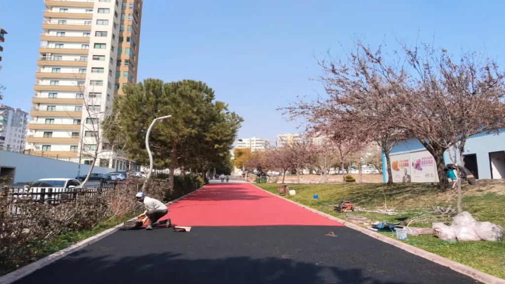 Adana cumhuriyet parki ve spor parki zemin kaplama yapim isiIMG 20250516 WA0031
