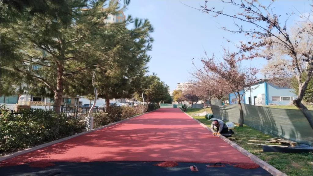 Adana cumhuriyet parki ve spor parki zemin kaplama yapim isiIMG 20250516 WA0032