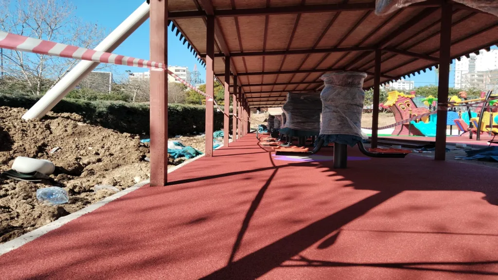 Adana cumhuriyet parki ve spor parki zemin kaplama yapim isiIMG 20250516 WA0035