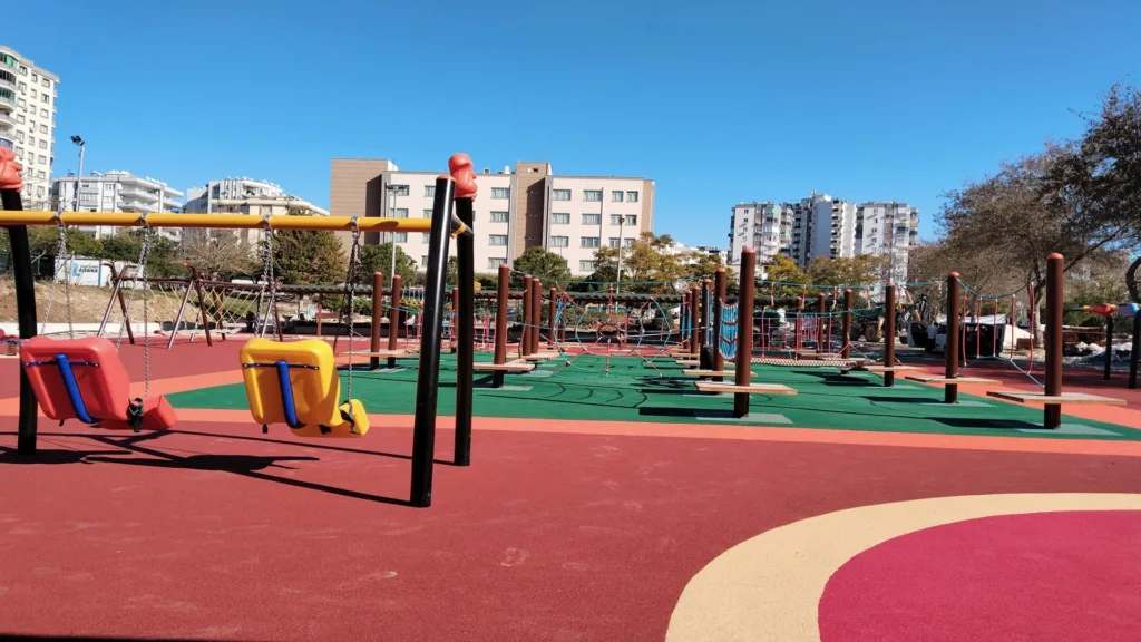 Adana cumhuriyet parki ve spor parki zemin kaplama yapim isiIMG 20250516 WA0036