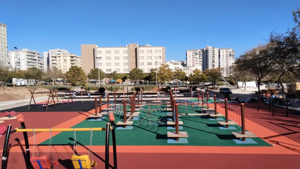 Adana cumhuriyet parki ve spor parki zemin kaplama yapim isiIMG 20250516 WA0040