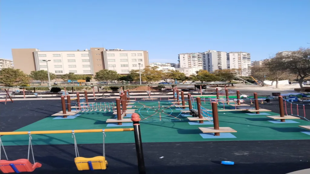 Adana cumhuriyet parki ve spor parki zemin kaplama yapim isiIMG 20250516 WA0047