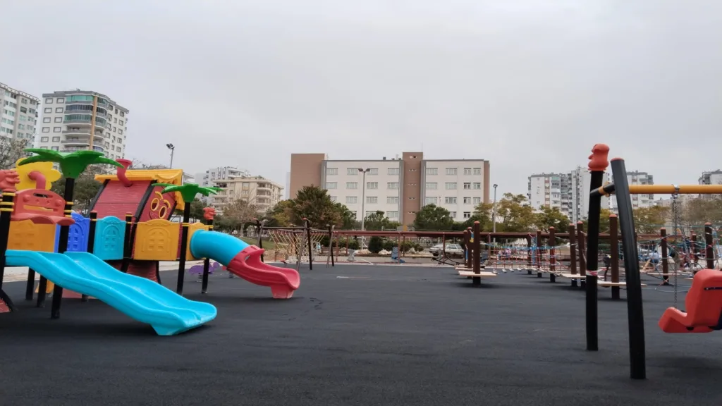 Adana cumhuriyet parki ve spor parki zemin kaplama yapim isiIMG 20250516 WA0056