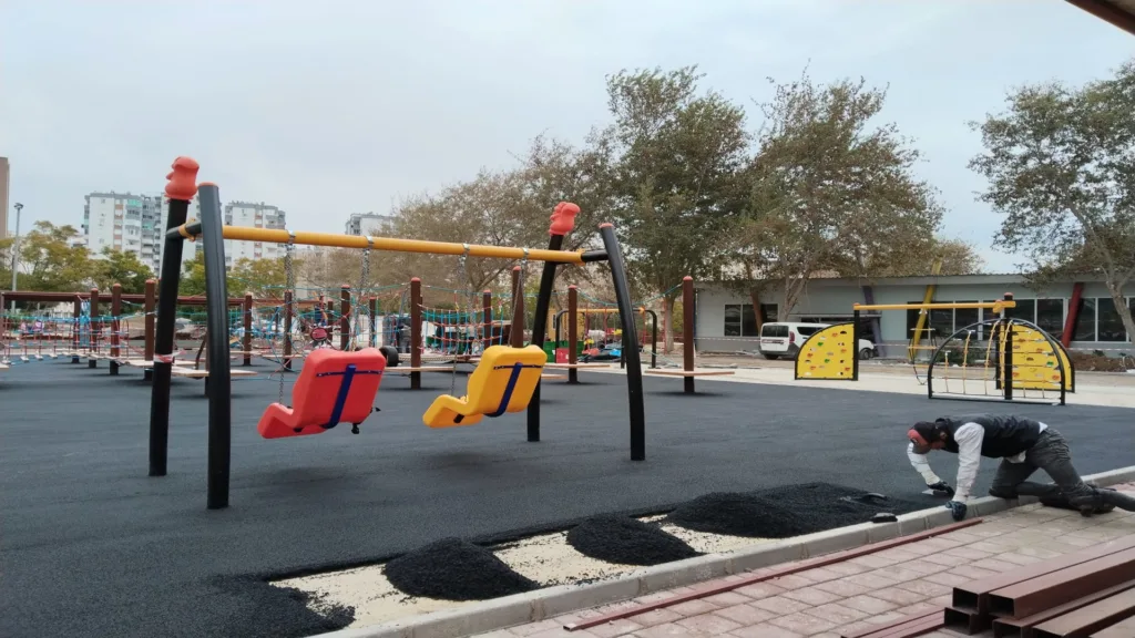 Adana cumhuriyet parki ve spor parki zemin kaplama yapim isiIMG 20250516 WA0057
