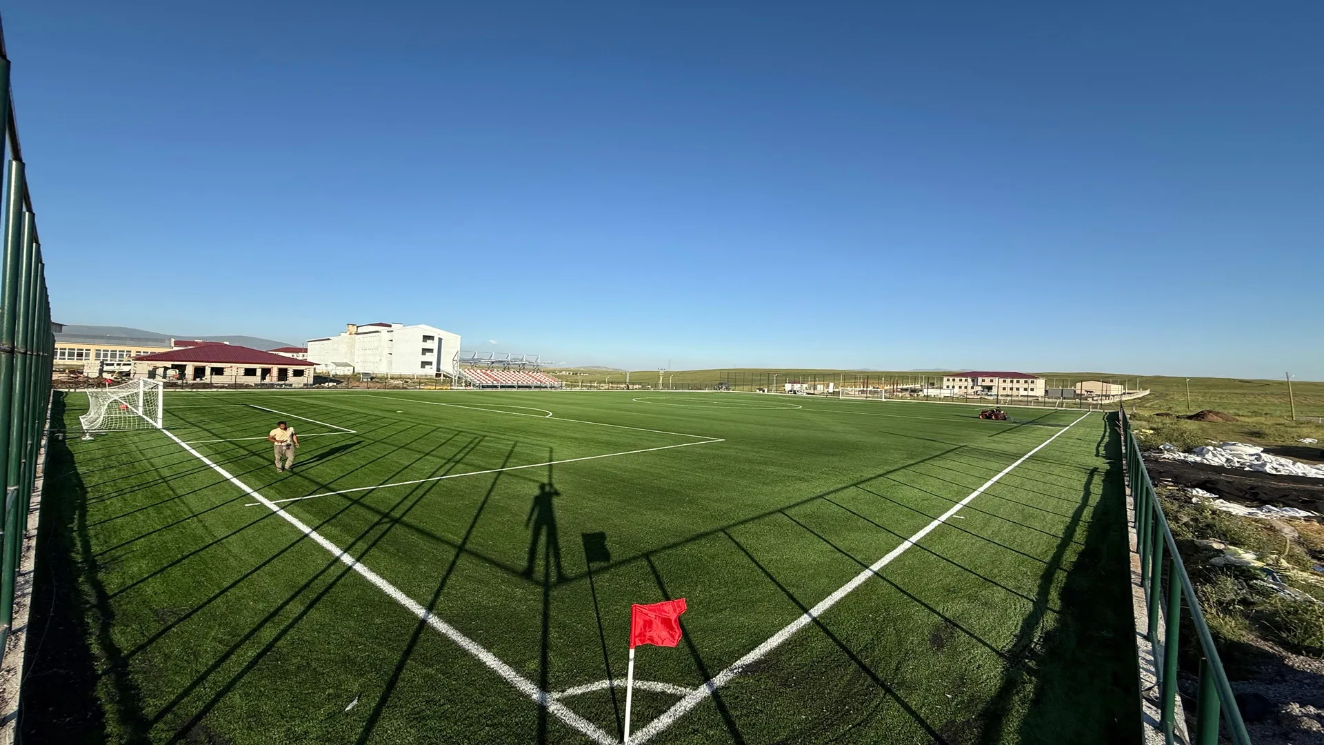 hanak ardahan sentetik cim zemin kaplama tribun yapilmasiIMG 20251022 WA0038